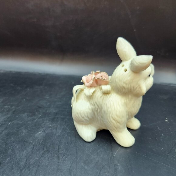 Vintage Bunny Rabbit Salt & Pepper Shakers Porcelain Set - Picture 6 of 8
